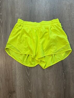 Lululemon Sz 8 Hotty Hot Performance Athletic Workout Yoga Lounge Running Shorts
